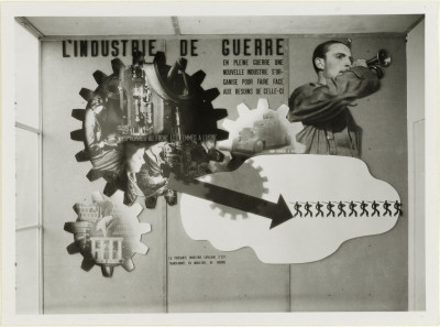 Pavillon de l'espag,e, panneau de l'industrie de guerre, Exposition internationale, Paris, 1937.